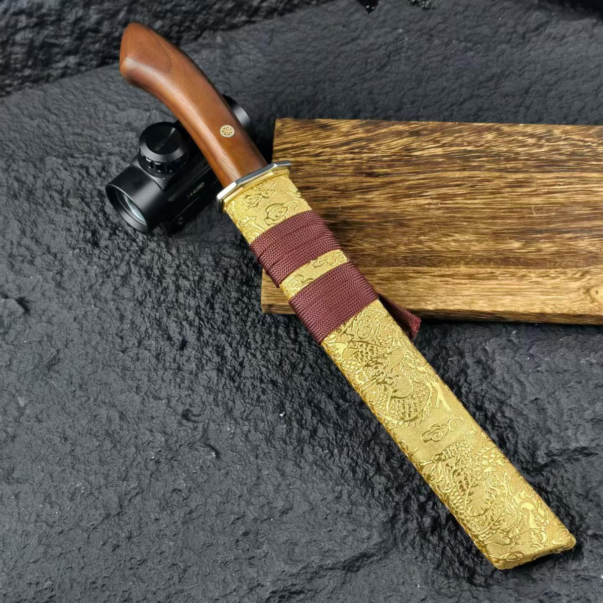 Dragon Brocade Gold-Accented Short Katana – Hand-Forged Outdoor Wakizashi Sword