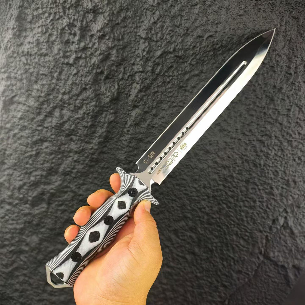 Mammoth Bass Double-Edged Tactical Dagger – Full-Tang Fixed Blade Knife