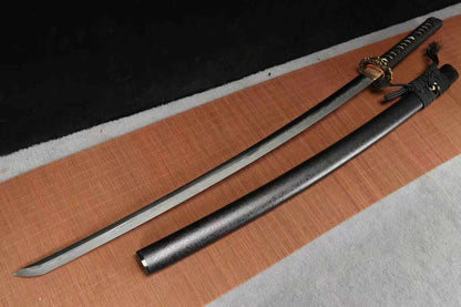 26-Inch Samurai Sword - Pearl Fish Skin Handle, Soil-Covered Blade, Tri-Color Grind