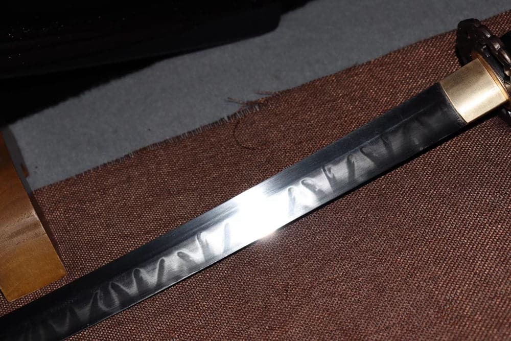 Hand Forged Japanese Samurai Katana Dragonfly Specialty leaf pattern burnishing blade